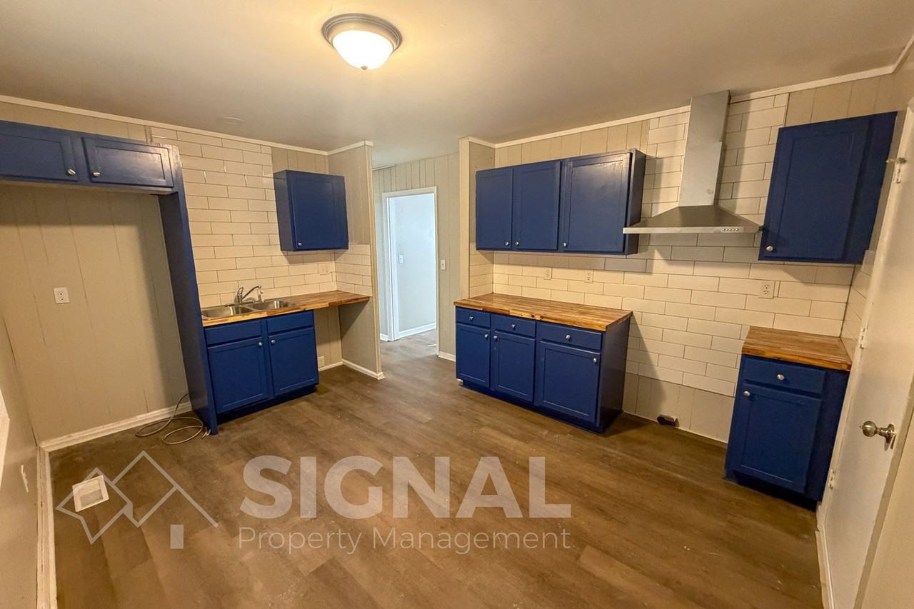 123 Willow St - Photo 5 of 17