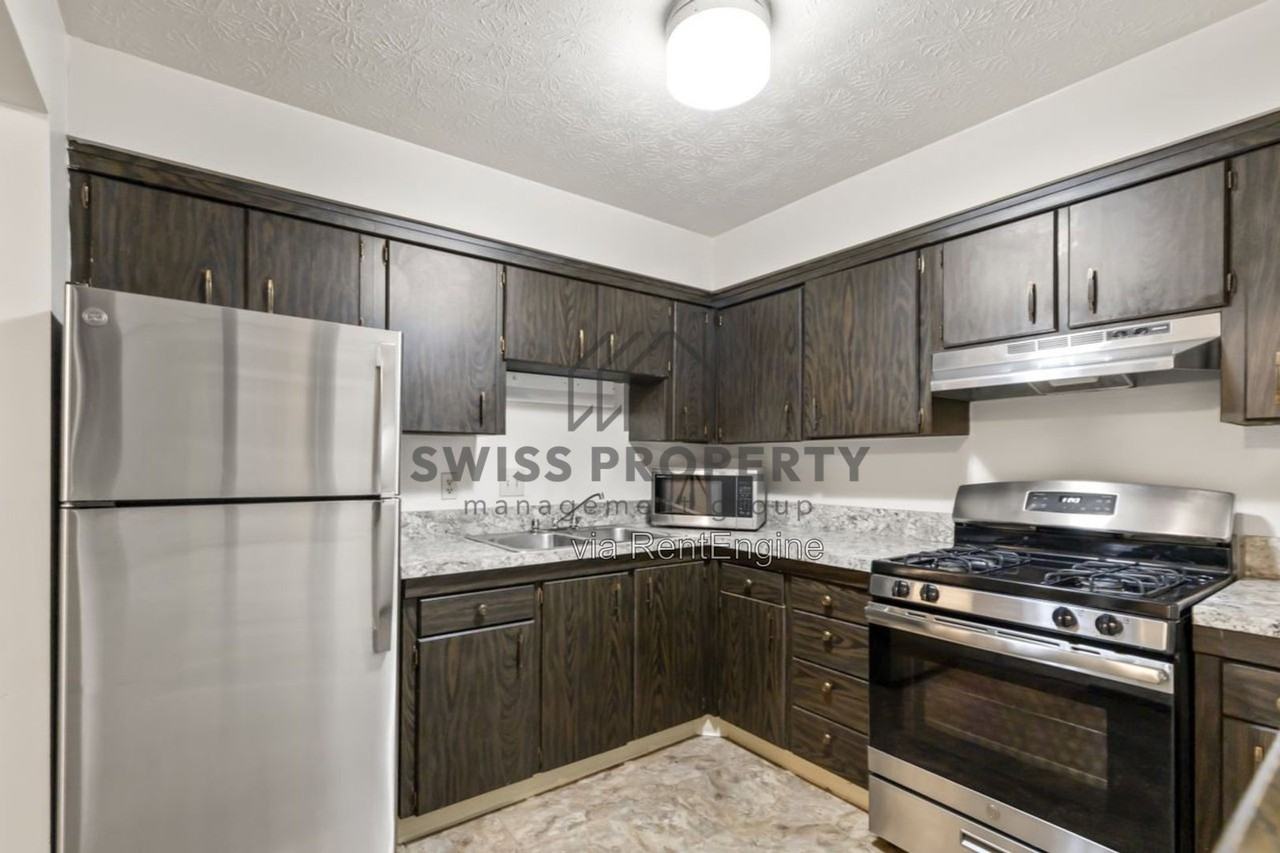 4577 Olentangy River Rd #G7 - Photo 3 of 21