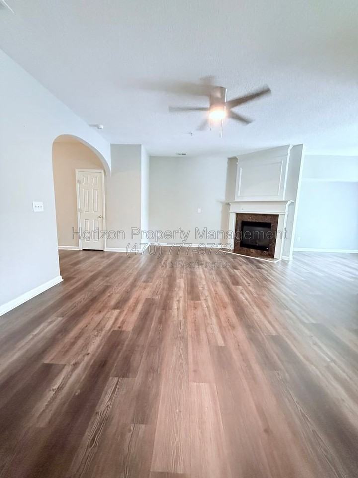 111 Primrose Dr - Photo 4 of 25