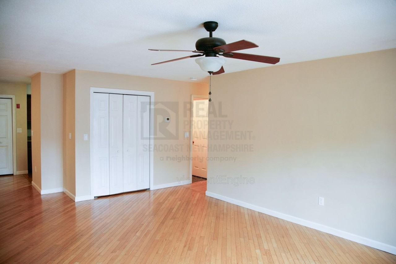 314 Springbrook Cir - Photo 2 of 16
