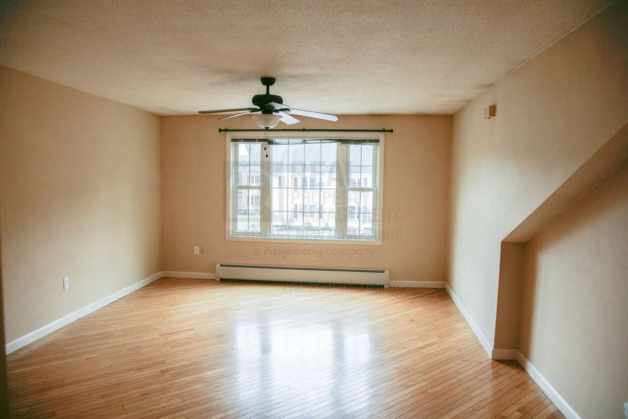 314 Springbrook Cir - Photo 3 of 16