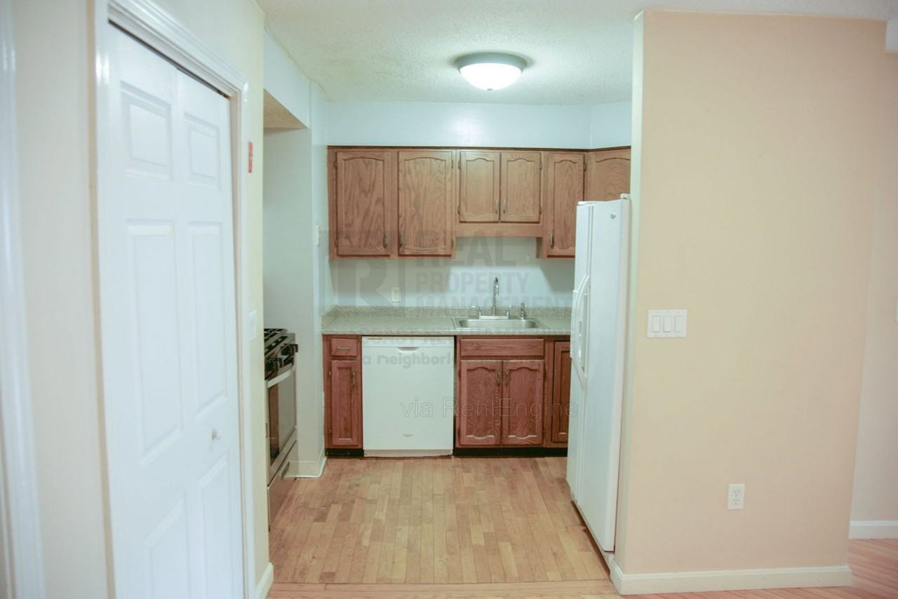 314 Springbrook Cir - Photo 4 of 16