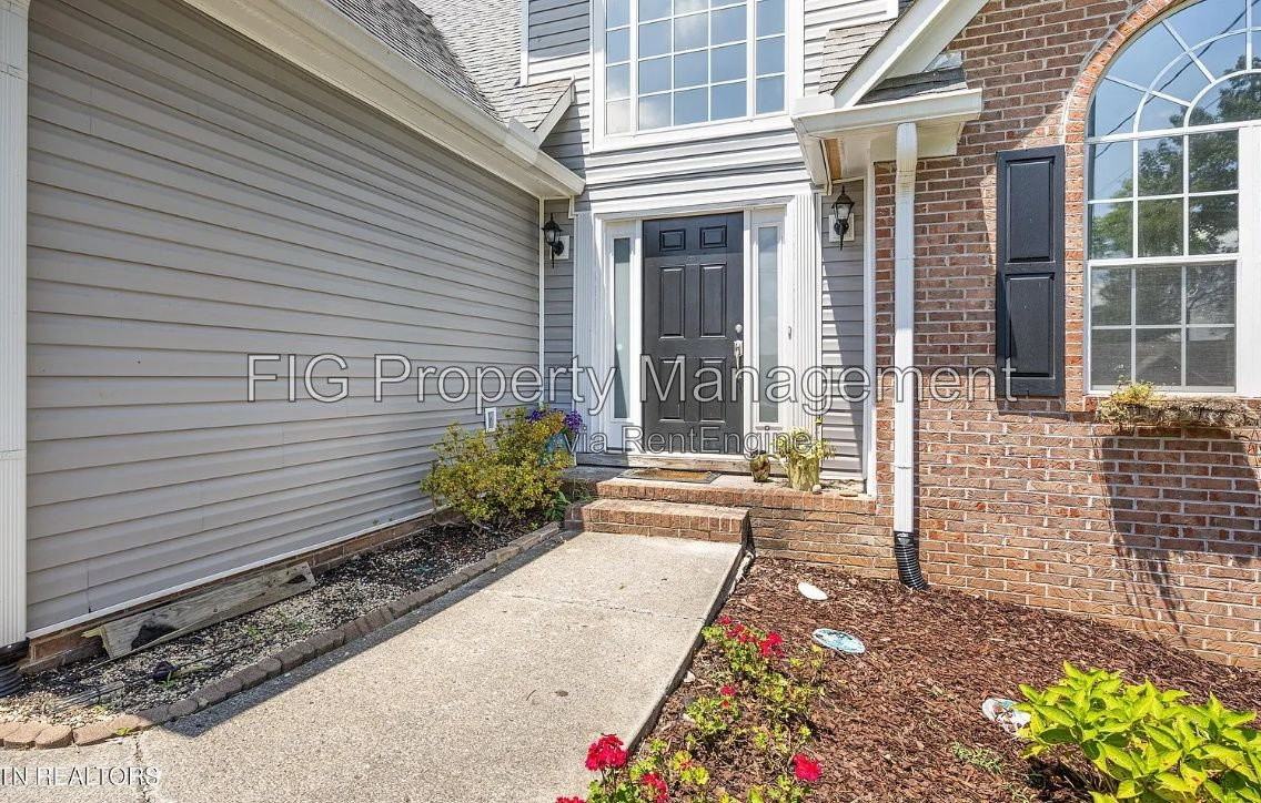 714 Timbercrest Dr - Photo 2 of 29