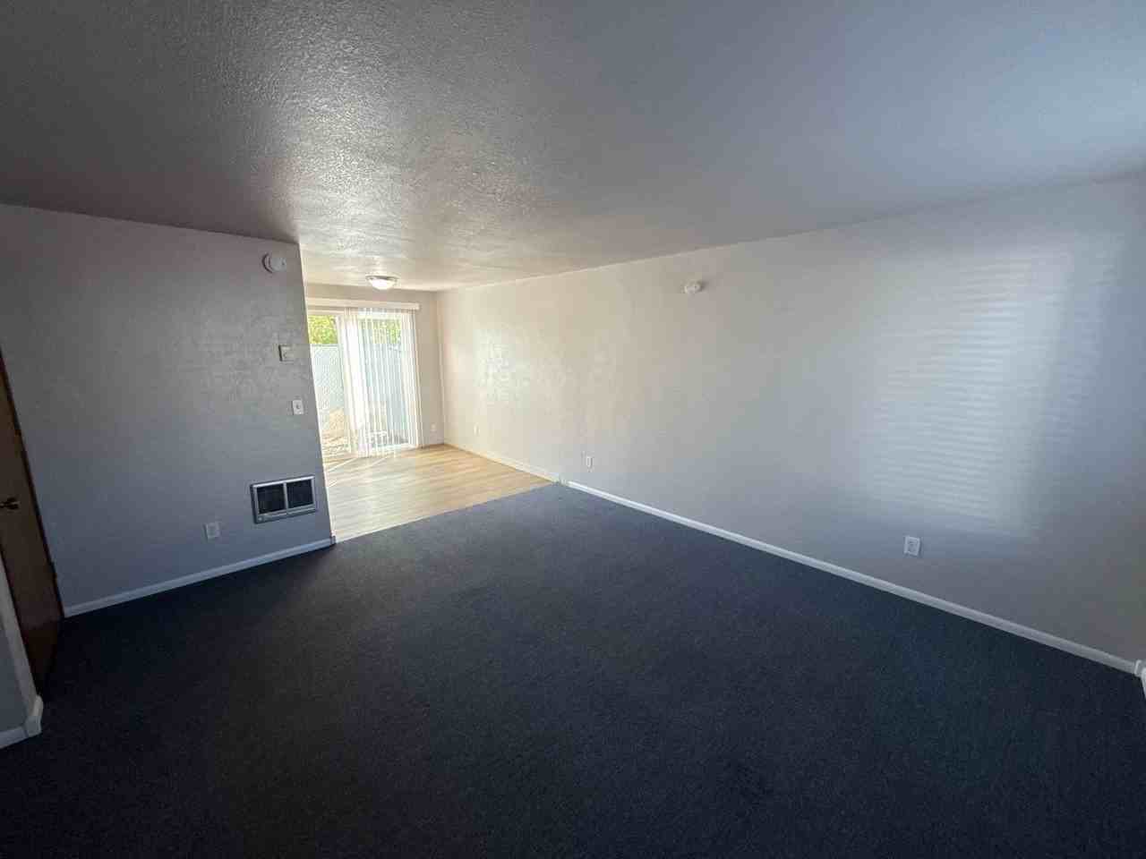2555 Sw Pickford St #B - Photo 4 of 22