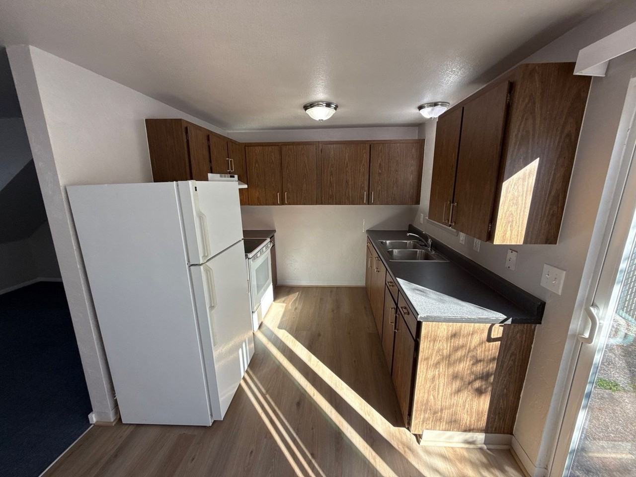 2555 Sw Pickford St #B - Photo 7 of 22