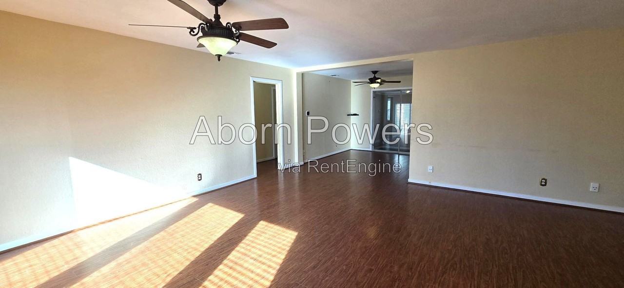 2541 Butano Dr - Photo 3 of 22