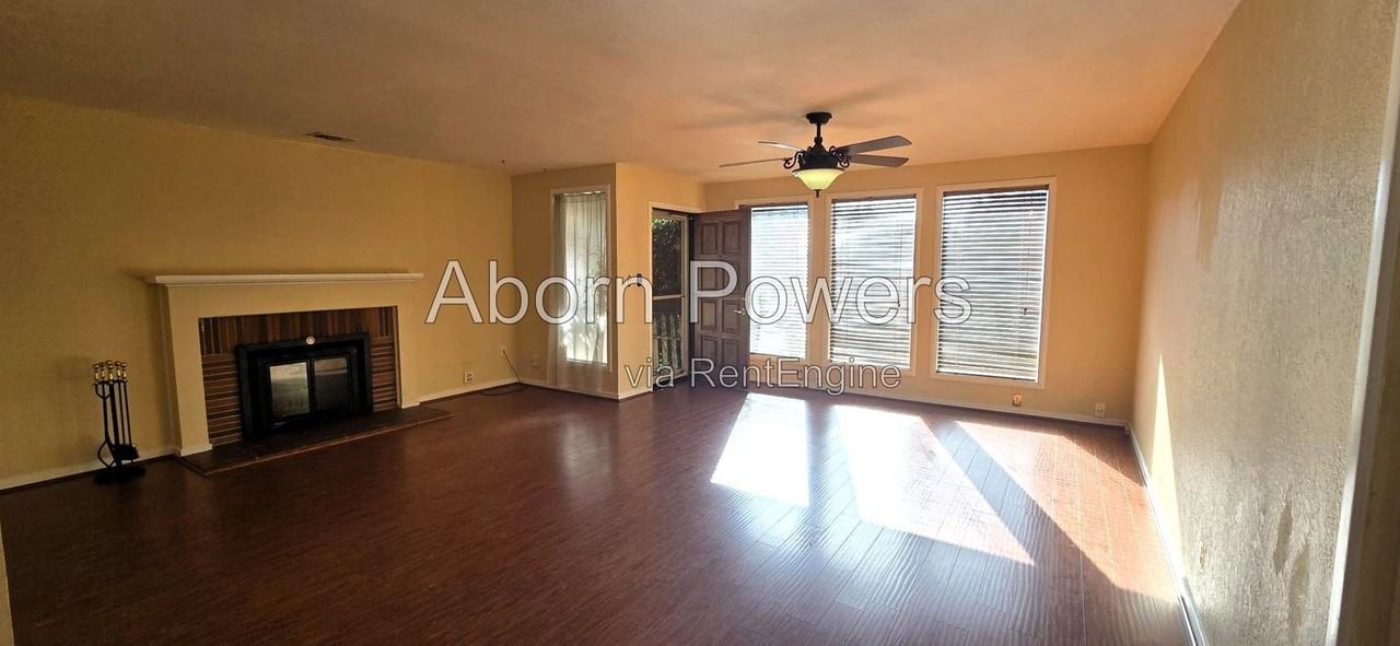 2541 Butano Dr - Photo 5 of 22