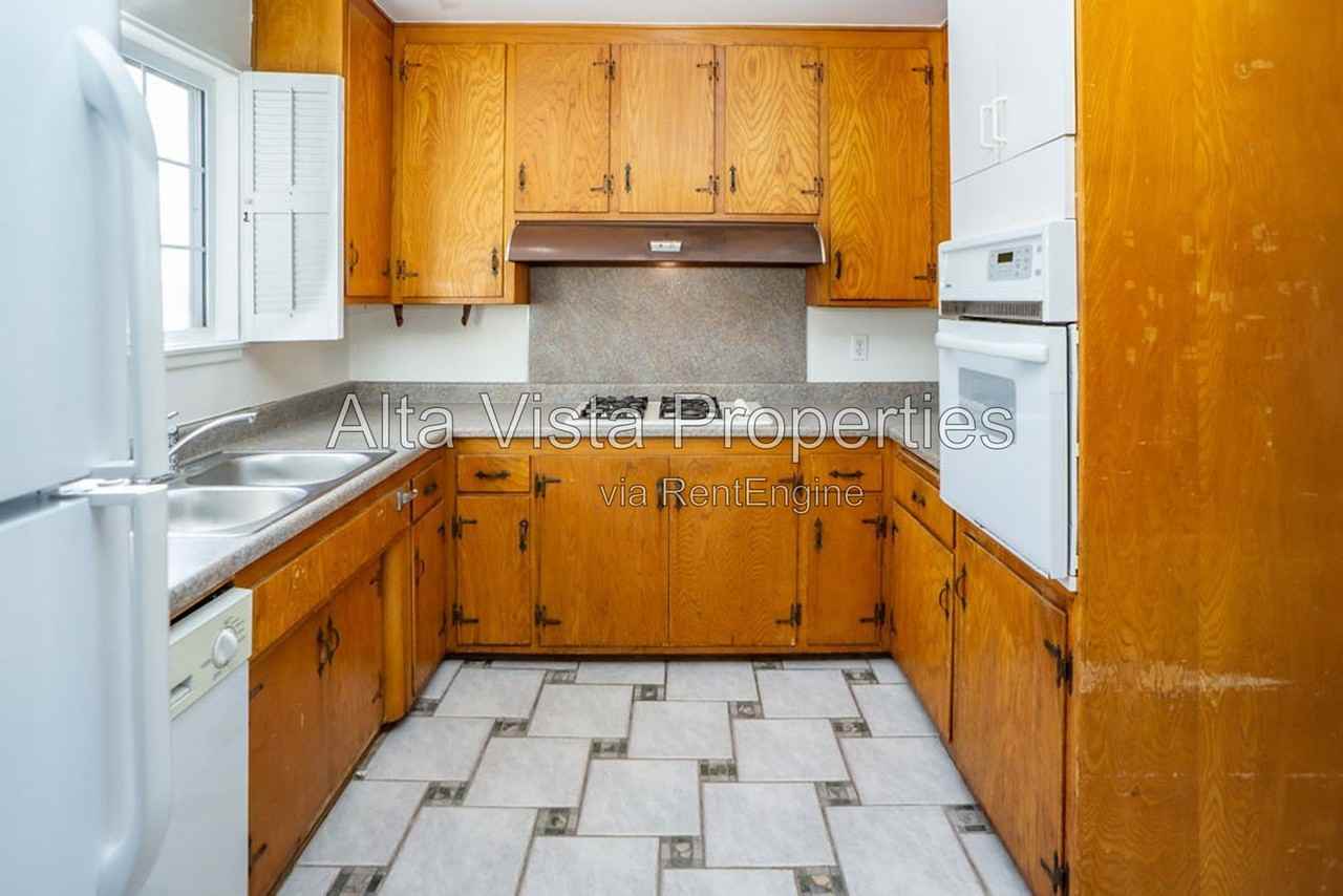 4931 September St - Photo 7 of 35