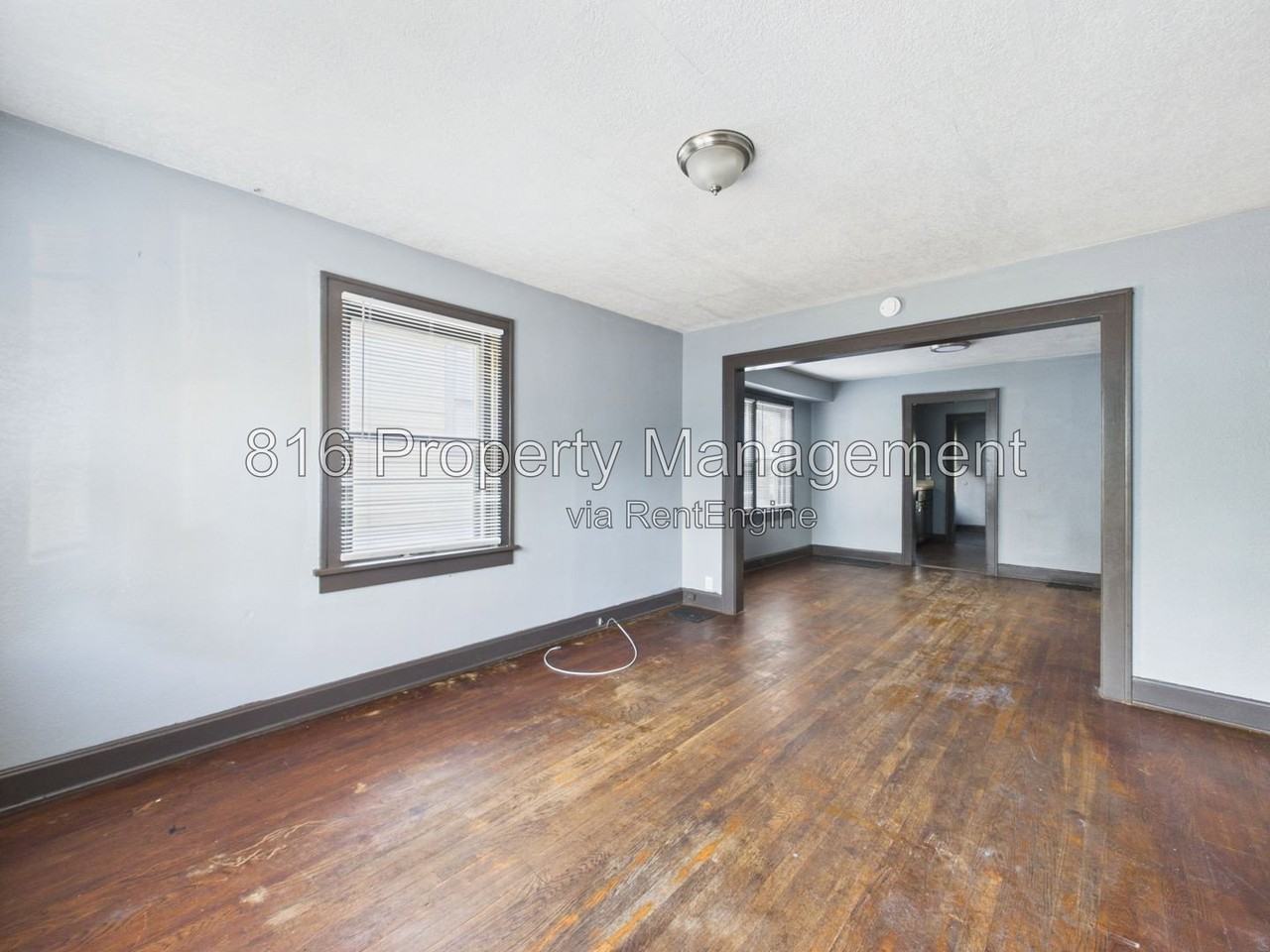 2918 E 61st St - Photo 2 of 21