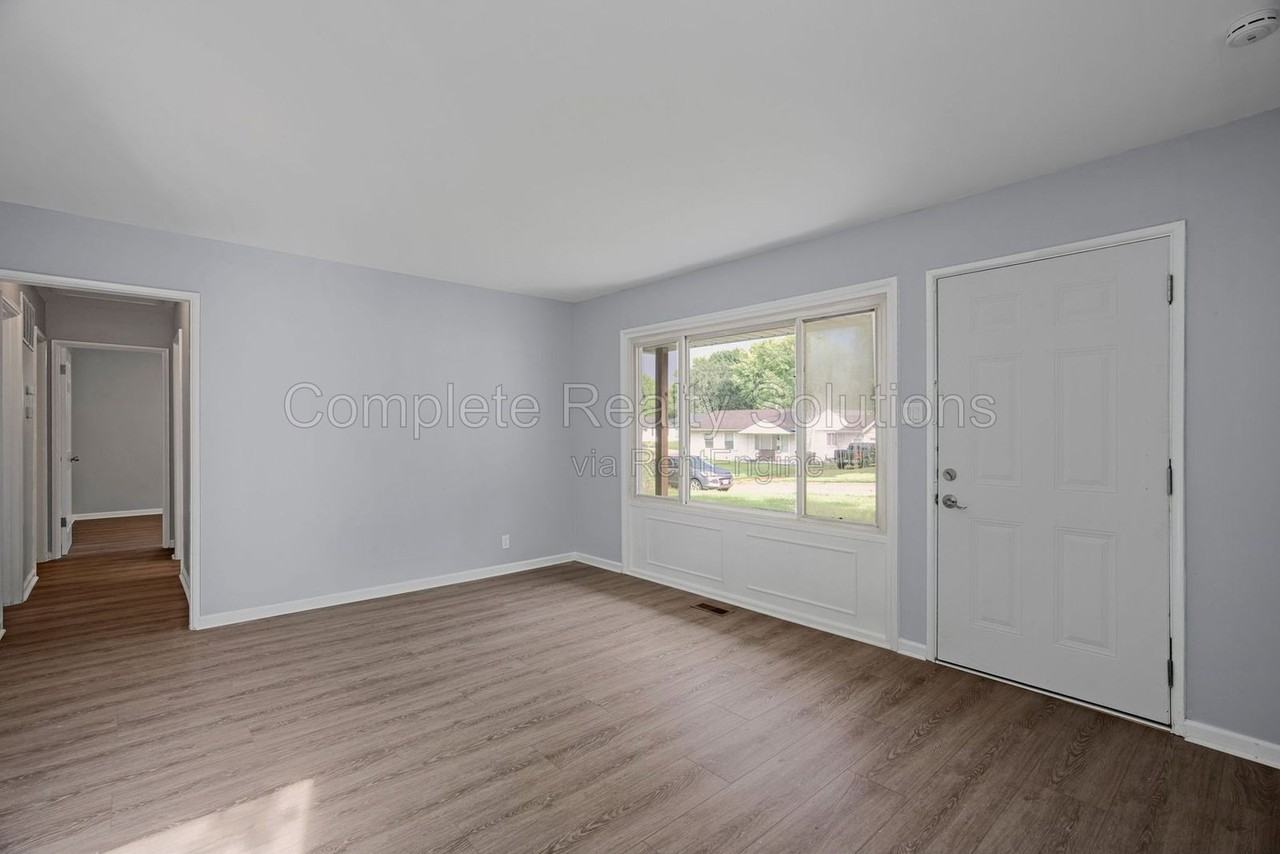 1708 Dellwood Ct - Photo 3 of 22