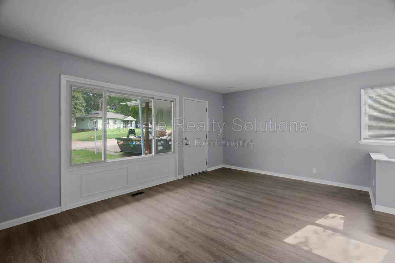 1708 Dellwood Ct - Photo 4 of 22