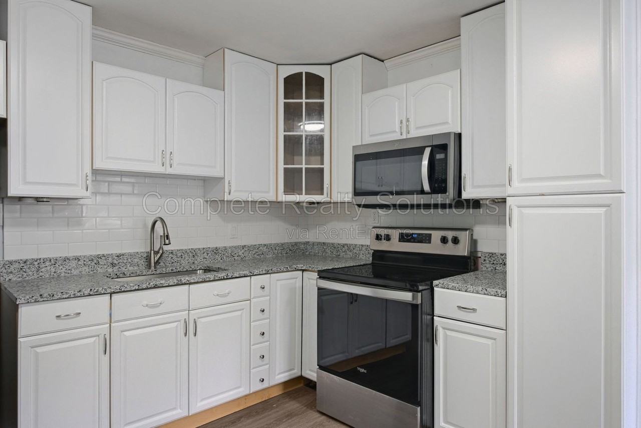 1708 Dellwood Ct - Photo 6 of 22