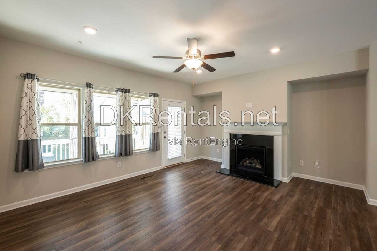 319 Commons Ave - Photo 4 of 38