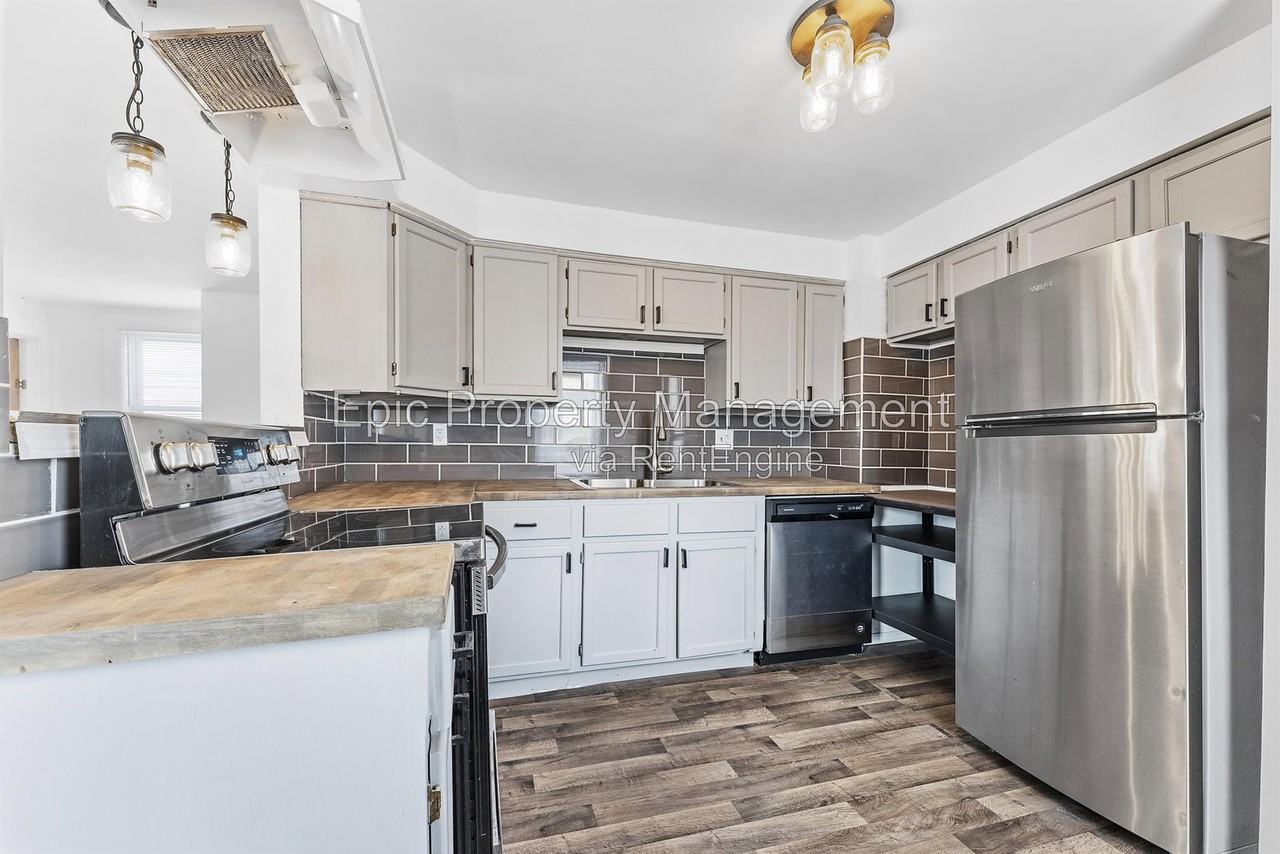 810 Plum St - Photo 2 of 13