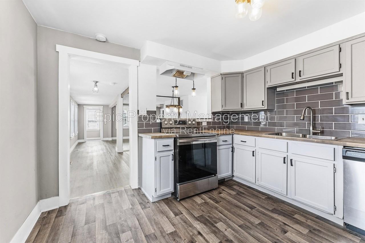 810 Plum St - Photo 3 of 13
