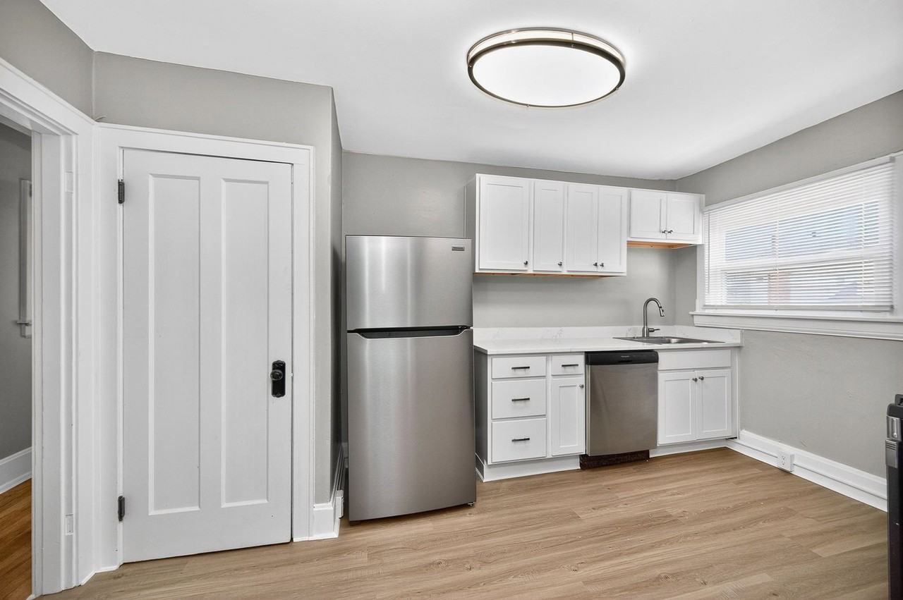1772 Williams Ave #10 - Photo 3 of 9