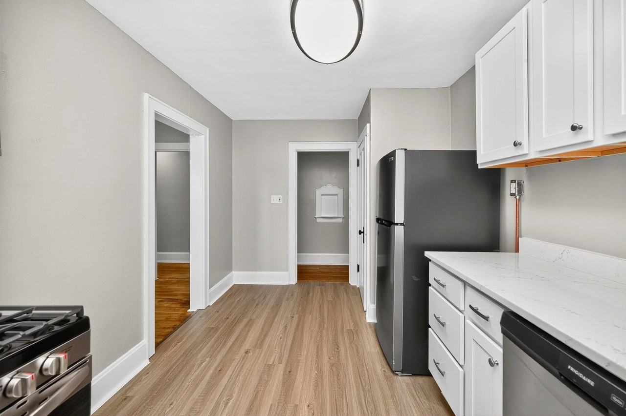 1772 Williams Ave #10 - Photo 4 of 9