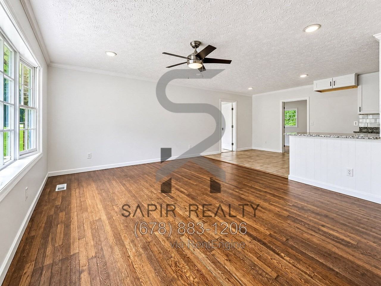 1350 Lori Ct - Photo 3 of 11