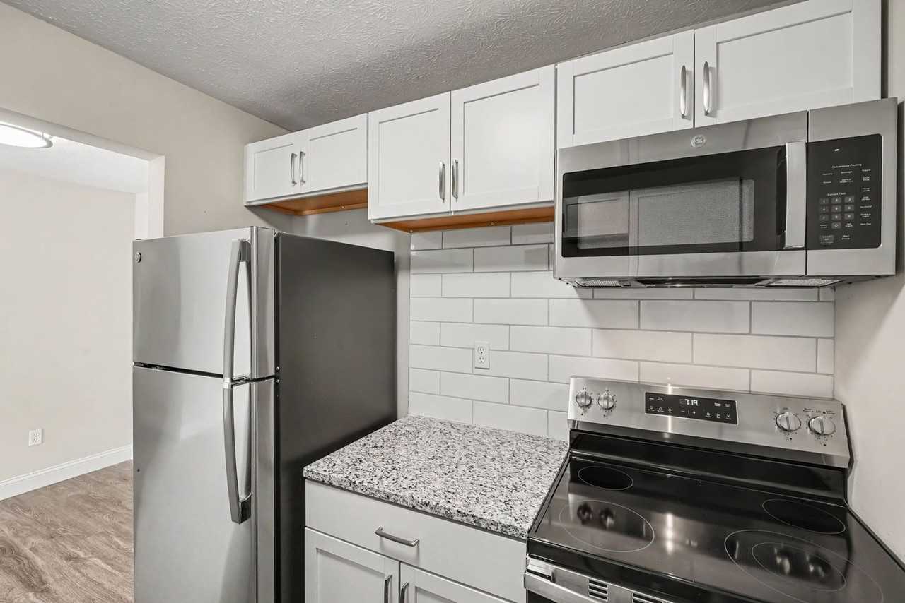 6601 Beechmont Ave #215-46 - Photo 5 of 14
