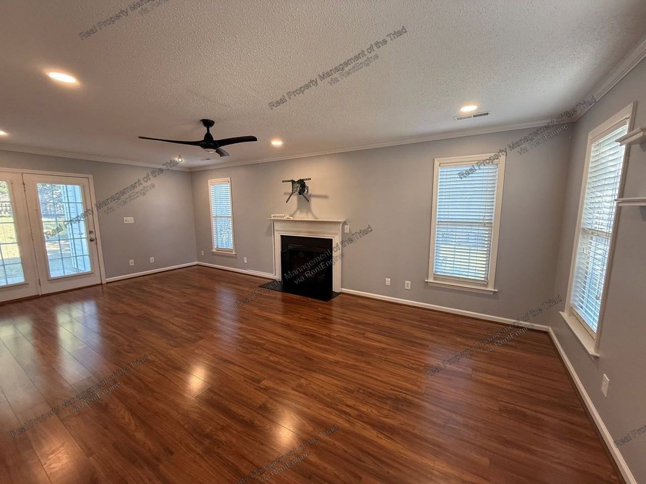 4231 Beacon Ridge Dr - Photo 2 of 19