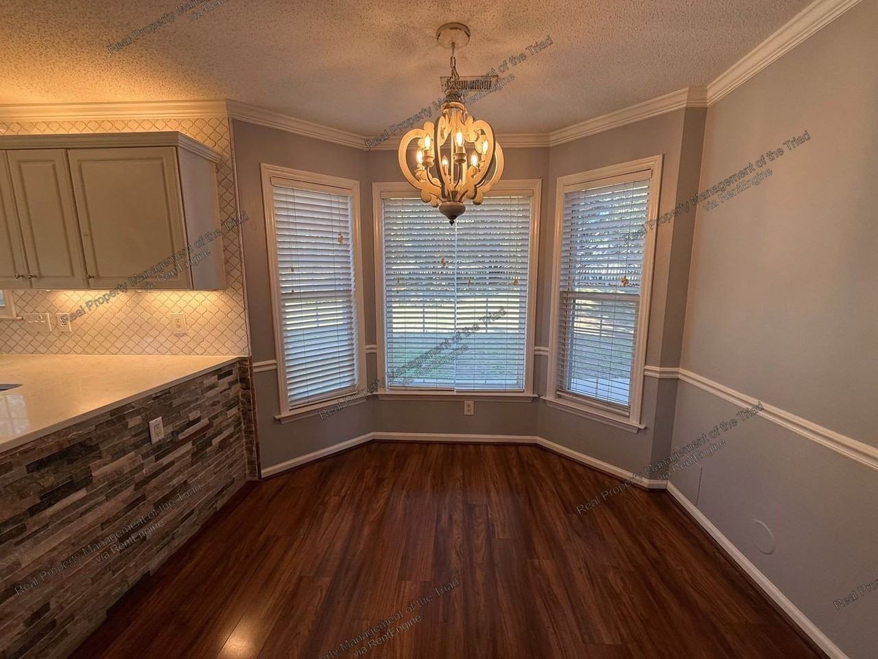4231 Beacon Ridge Dr - Photo 4 of 19