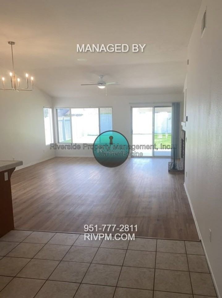 20879 Bayport Dr - Photo 4 of 27