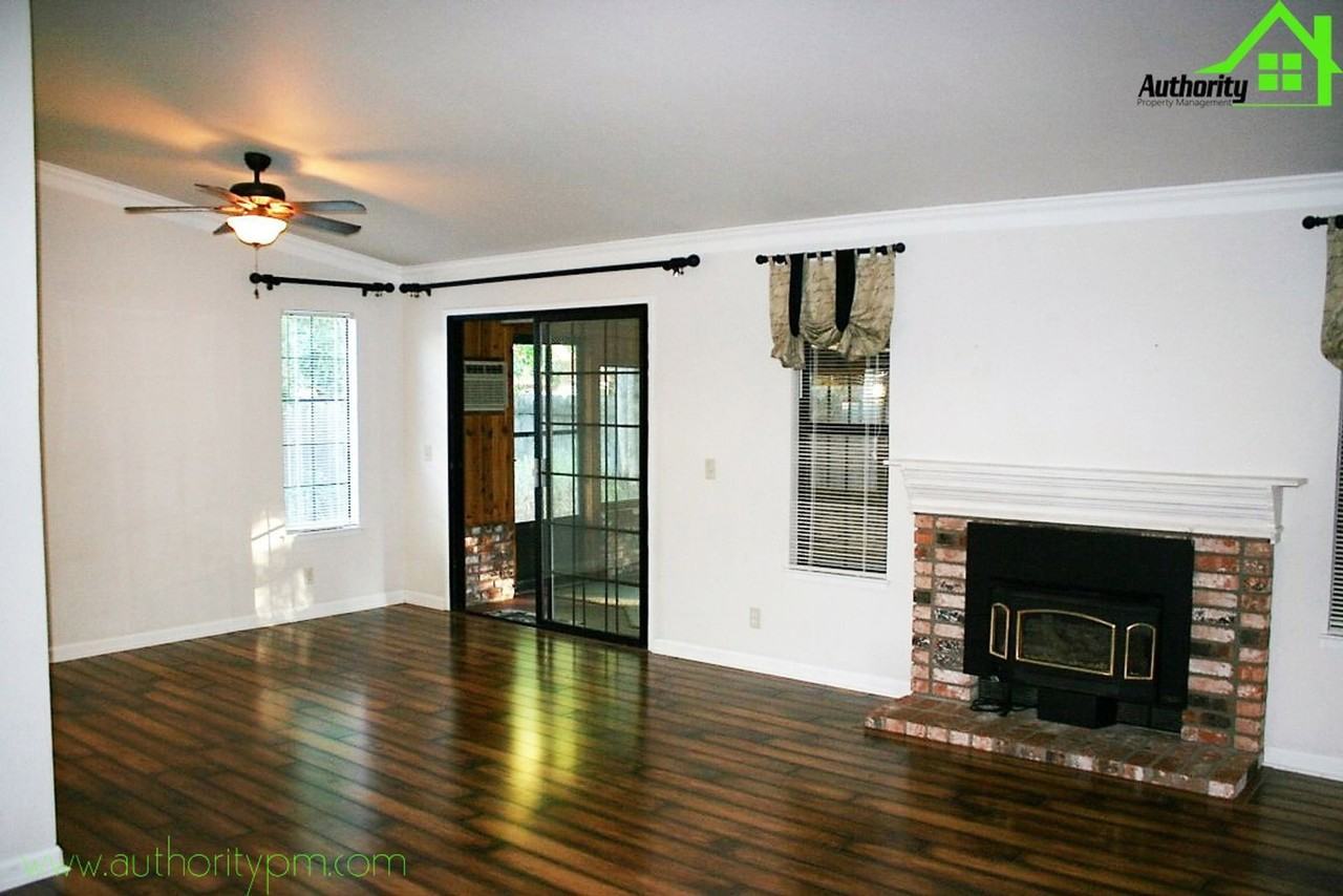 1808 Winterwood Ct - Photo 5 of 21