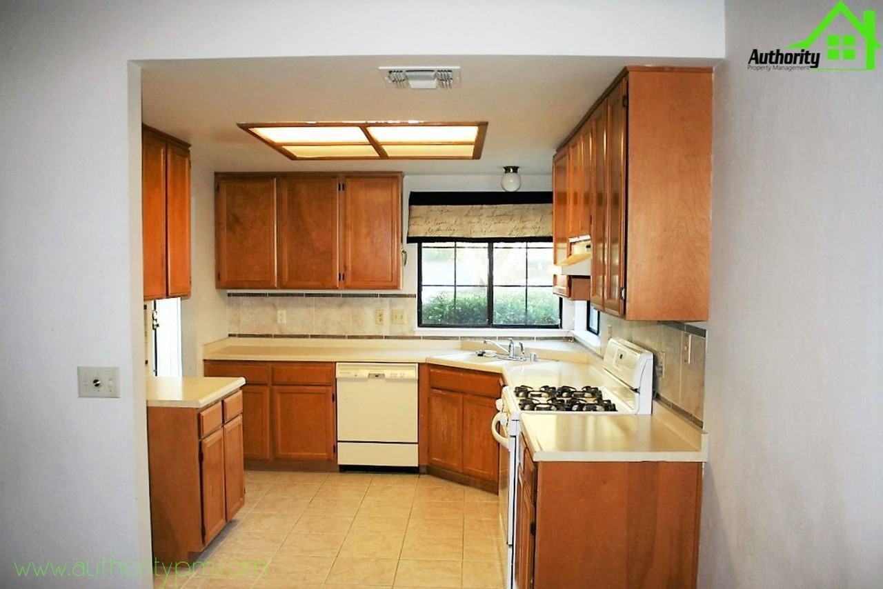 1808 Winterwood Ct - Photo 7 of 21