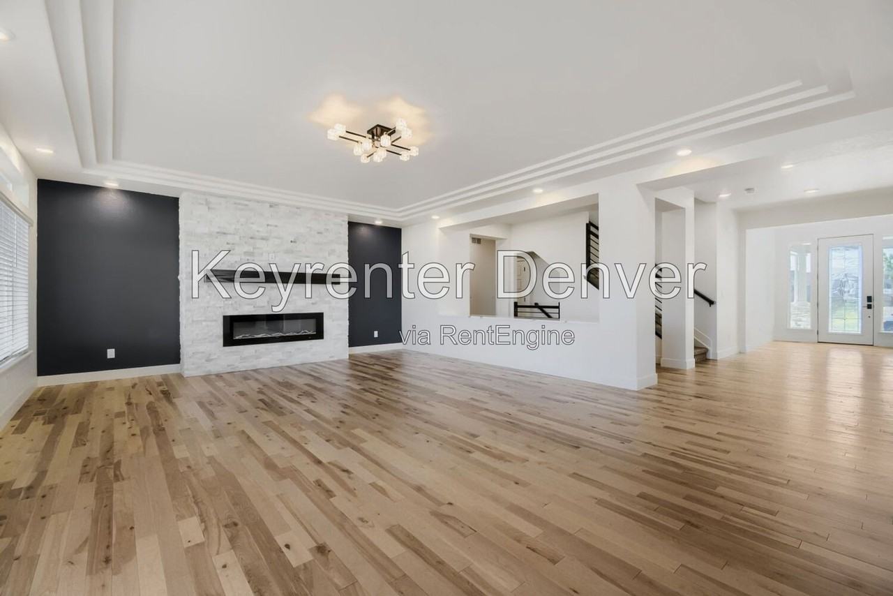 16281 Fairway Dr - Photo 4 of 34