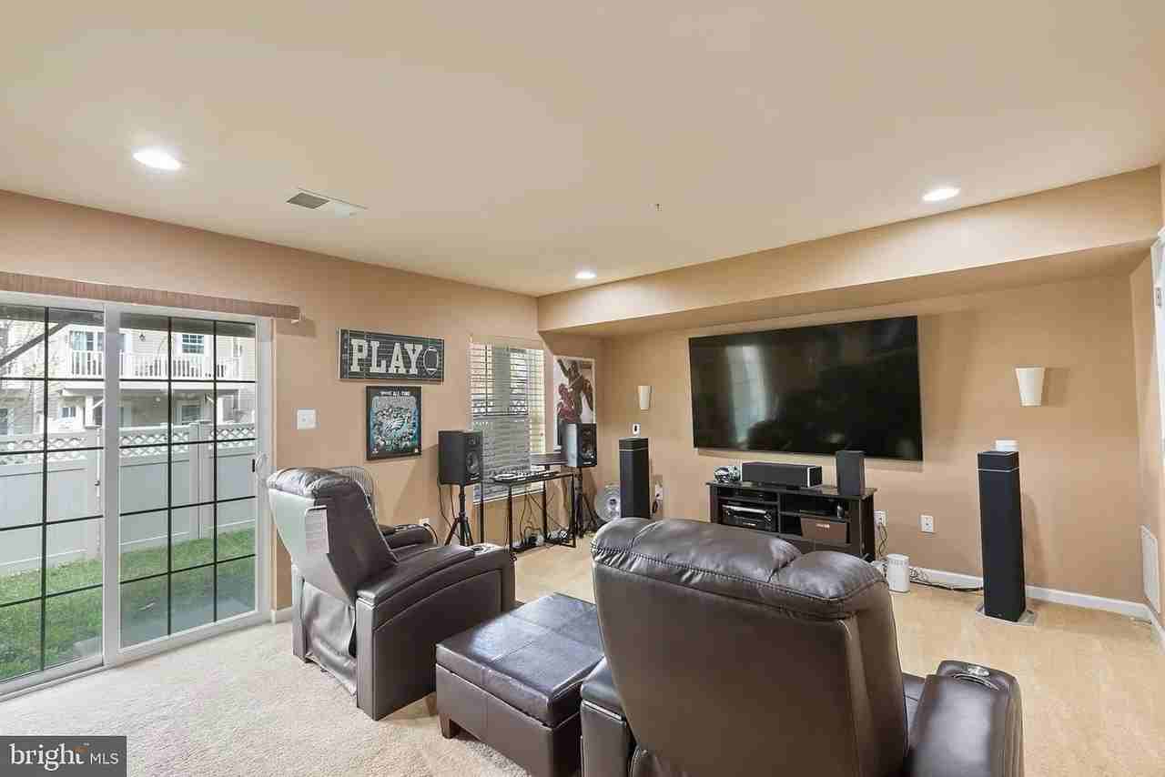 11362 Sandhurst Pl - Photo 3 of 26