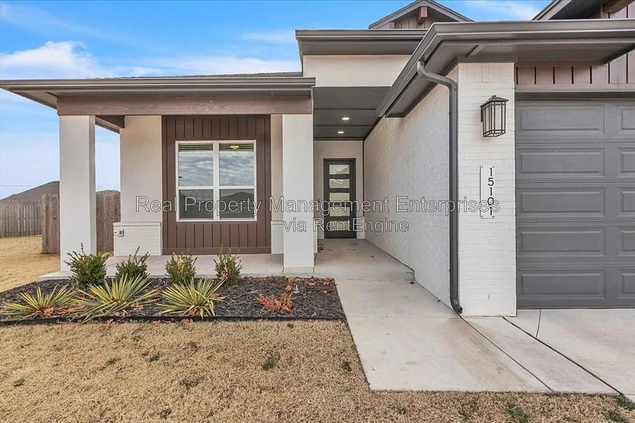 15101 Jasper Ct - Photo 2 of 31