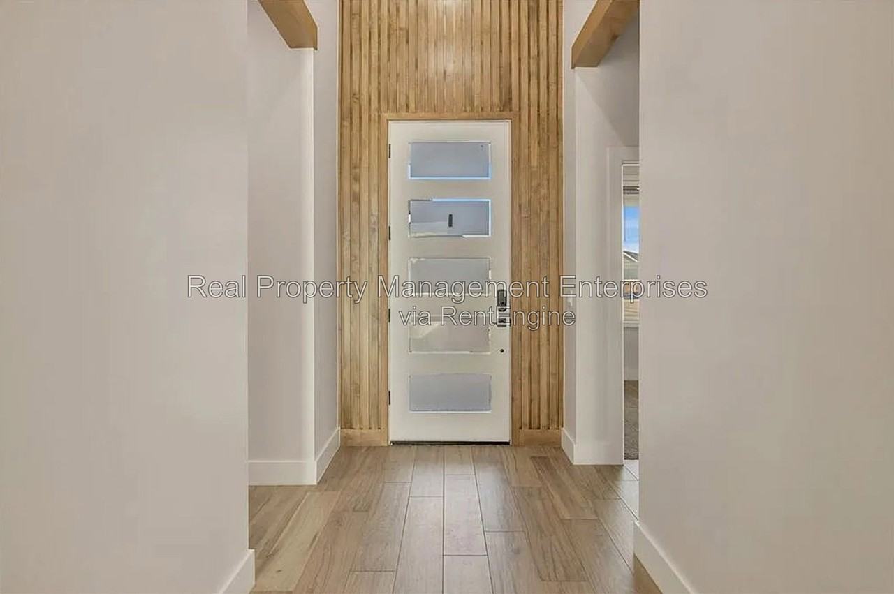 15101 Jasper Ct - Photo 3 of 31