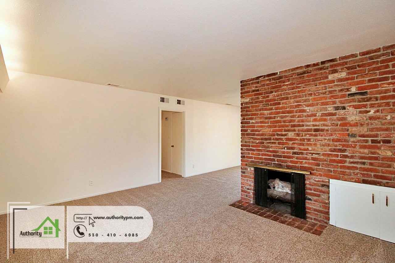 1046 Denton Way - Photo 7 of 25