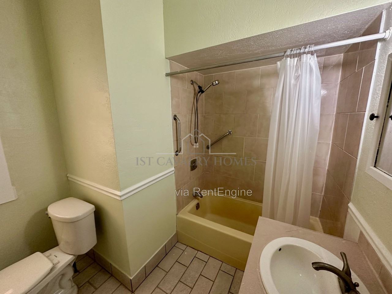 404 Stanton Ave - Photo 4 of 15
