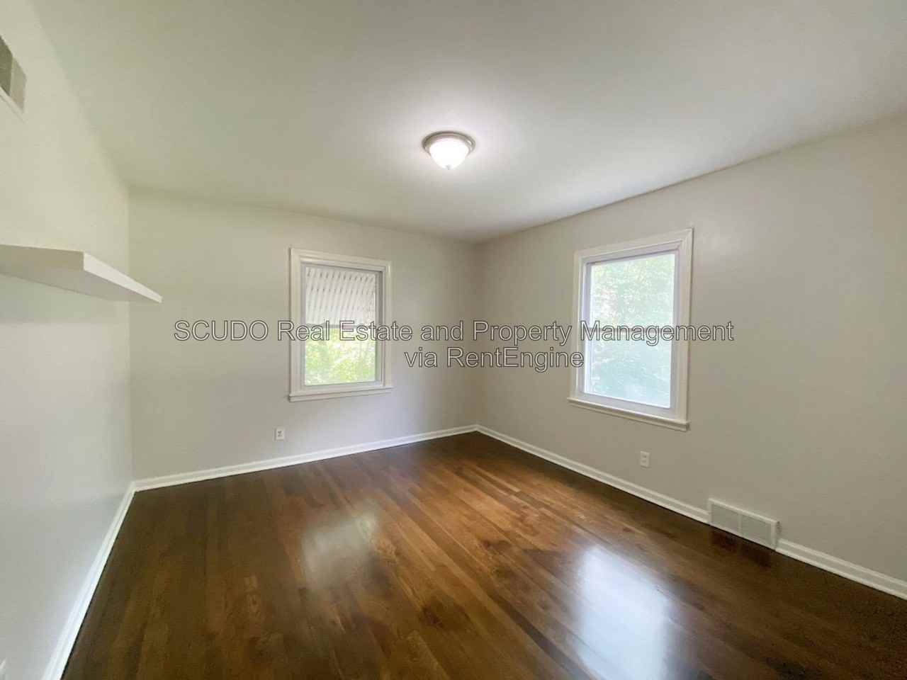 6601 Oxford Ave - Photo 4 of 9