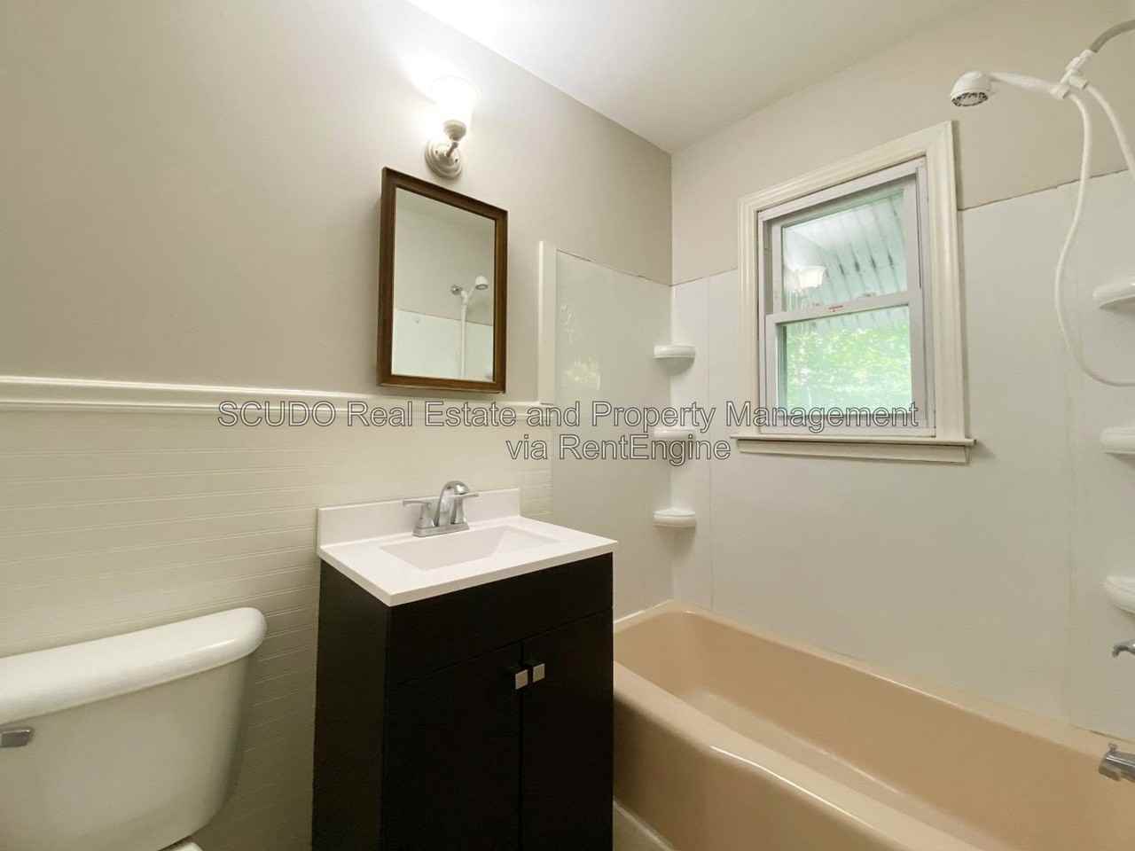 6601 Oxford Ave - Photo 6 of 9