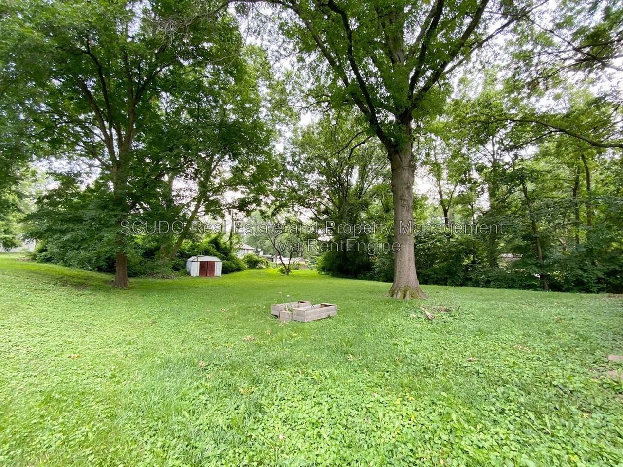 6601 Oxford Ave - Photo 7 of 9