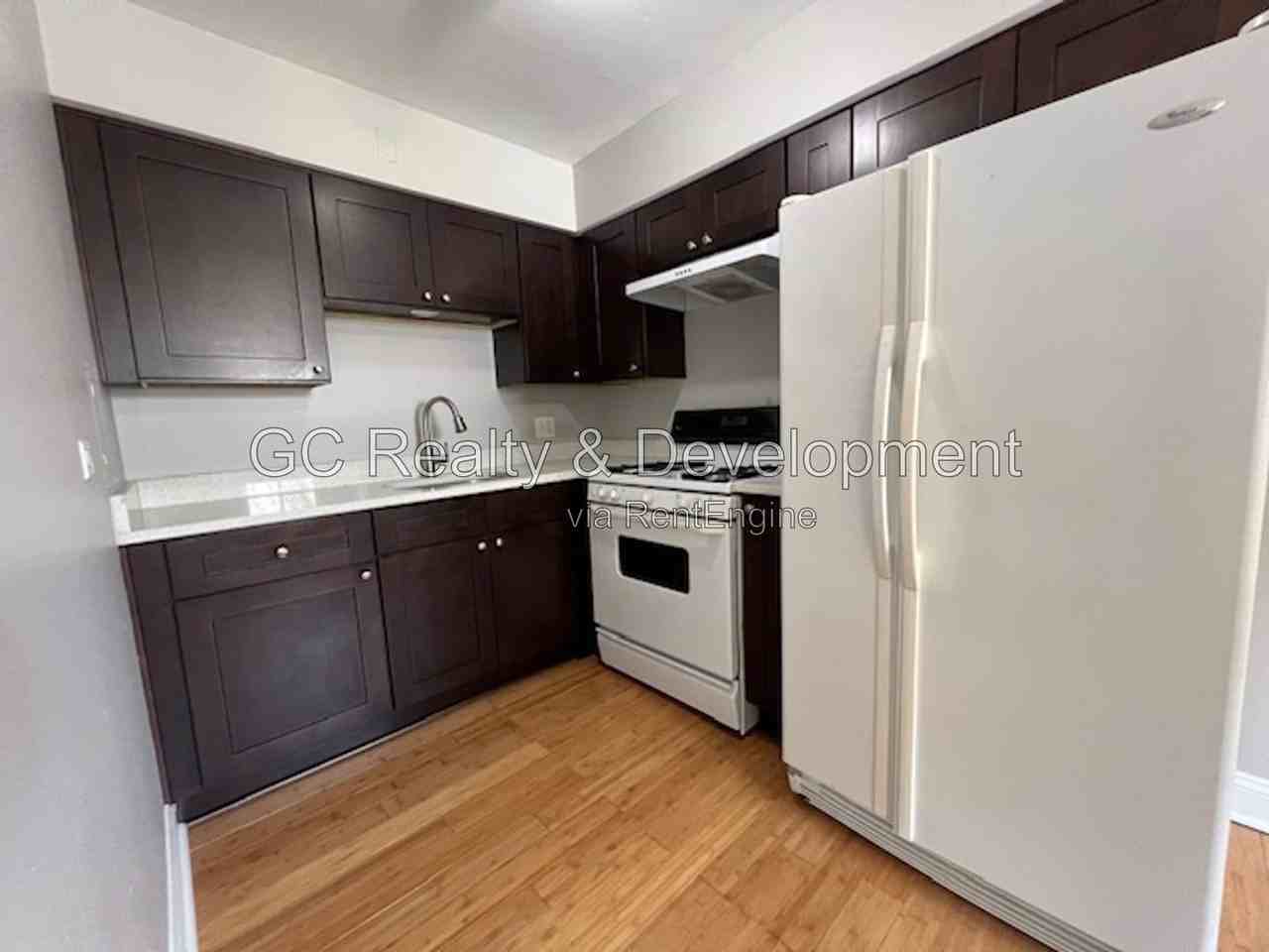 601 N Highview Ave #4 - Photo 5 of 11