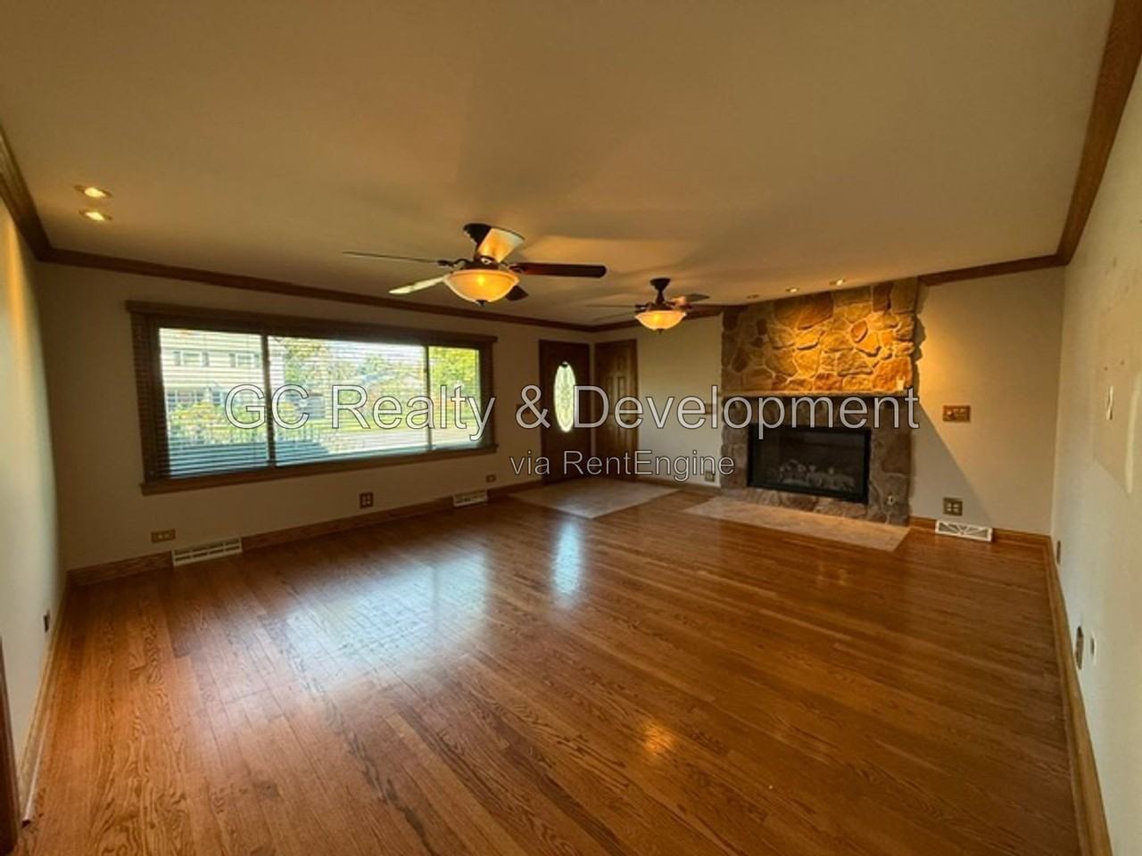 406 Brown St - Photo 2 of 20