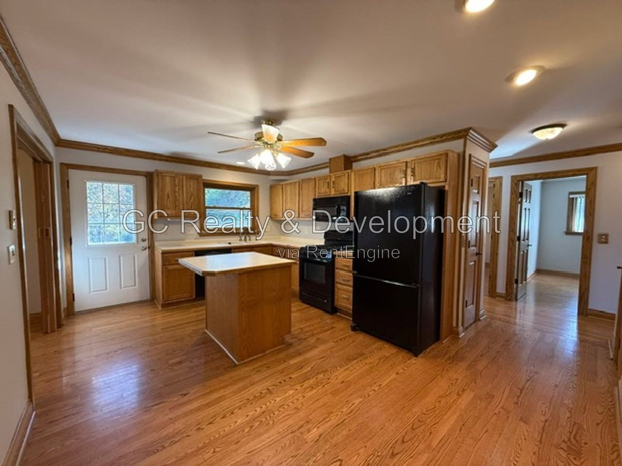 406 Brown St - Photo 5 of 20