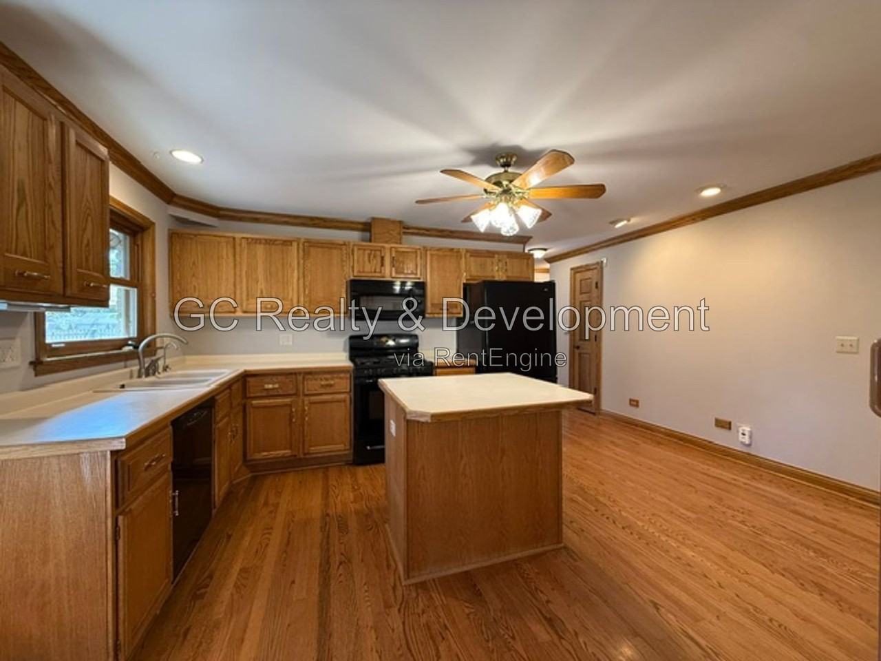 406 Brown St - Photo 7 of 20