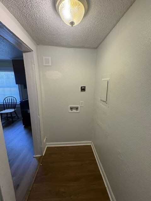 403 Wyatt St - Photo 4 of 13