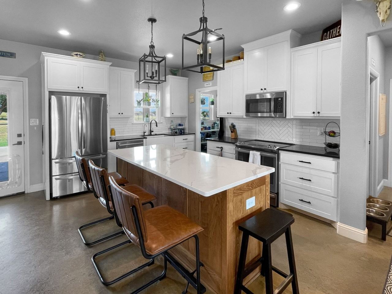 1011 Young Bend Rd - Photo 6 of 23