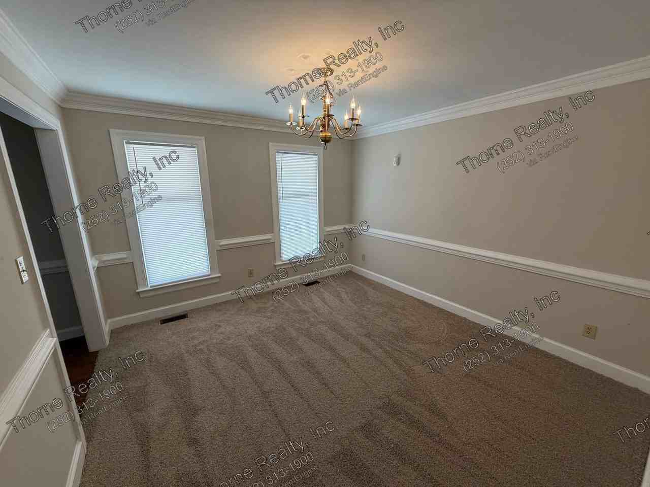 1712 Parkway St W - Photo 2 of 9