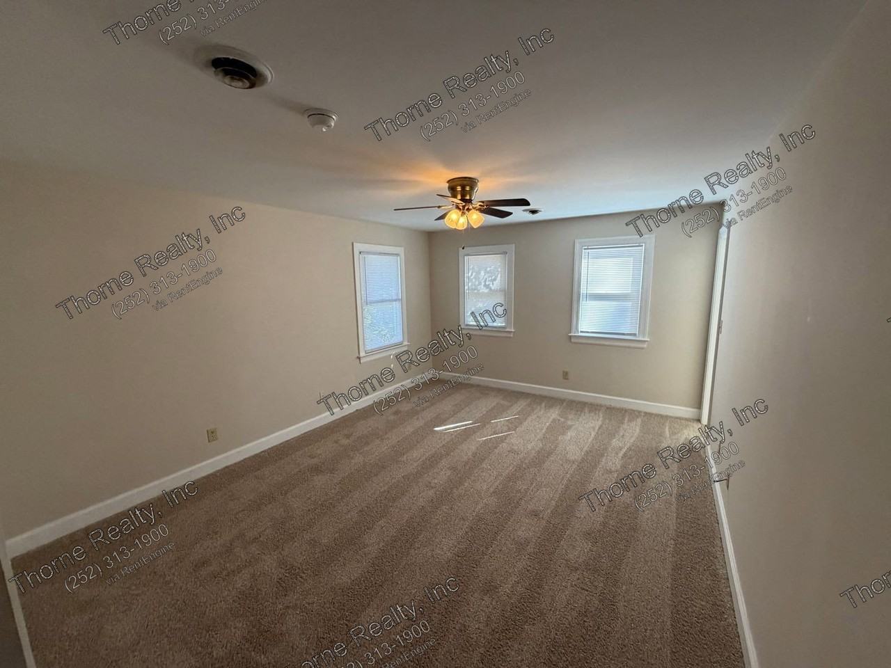 1712 Parkway St W - Photo 5 of 9