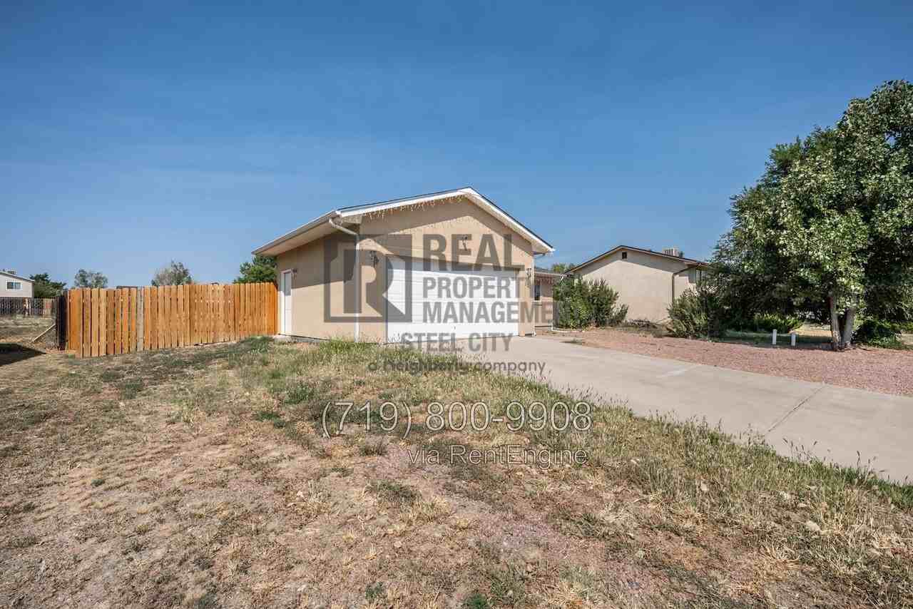 321 S Maher Dr - Photo 2 of 40