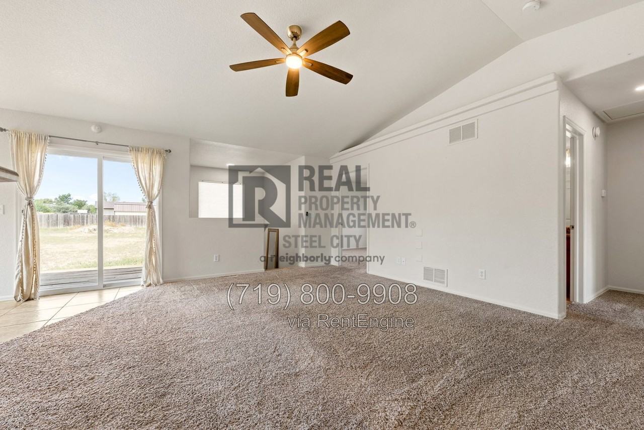 321 S Maher Dr - Photo 5 of 40