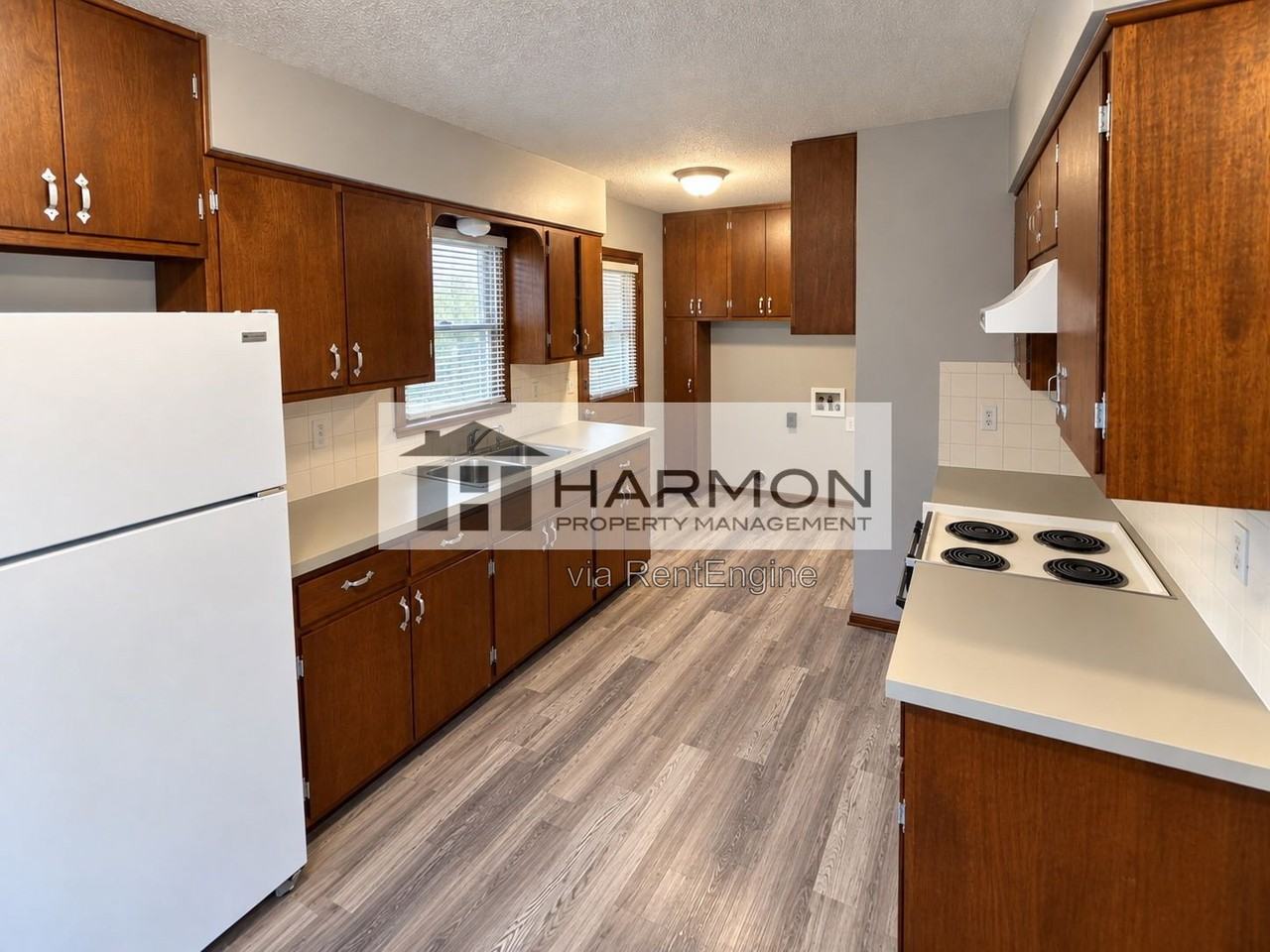 118 N Joann St - Photo 3 of 6