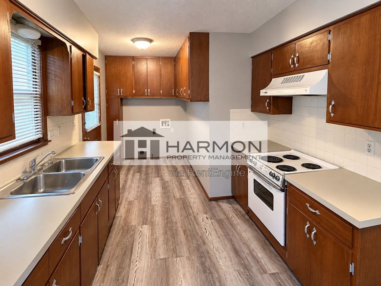 118 N Joann St - Photo 4 of 6