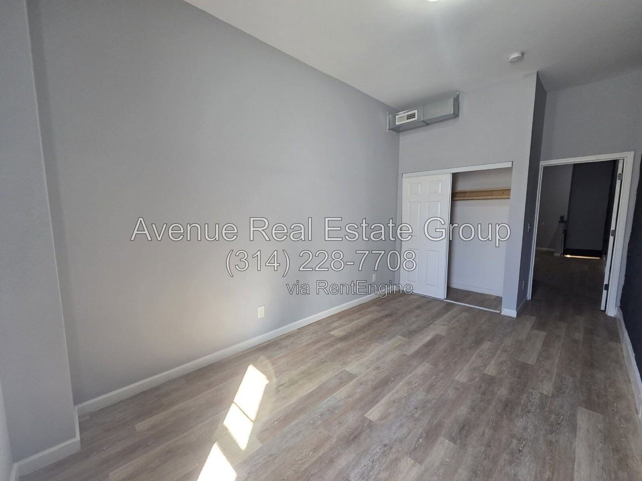 5040 Lotus Ave #2F - Photo 4 of 7